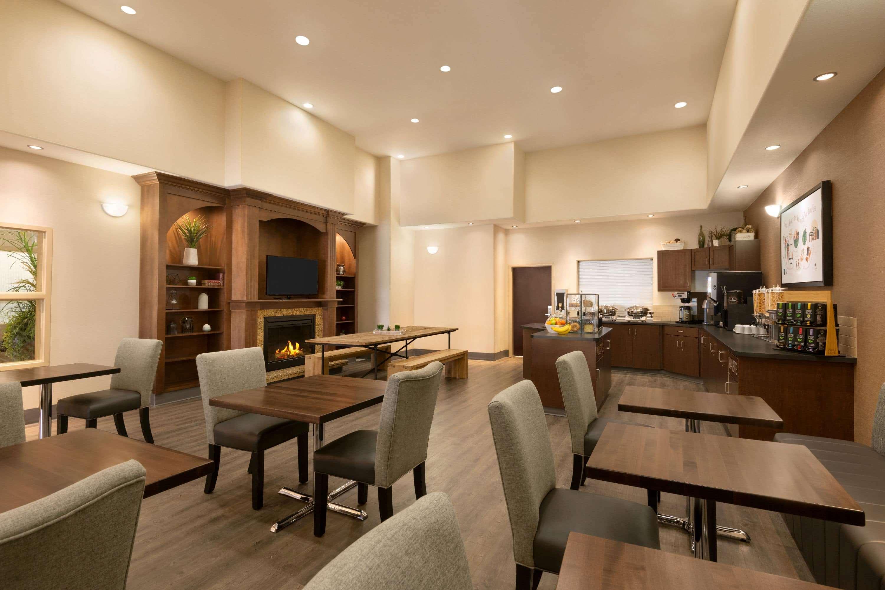 Ramada By Wyndham Drayton Valley Buitenkant foto