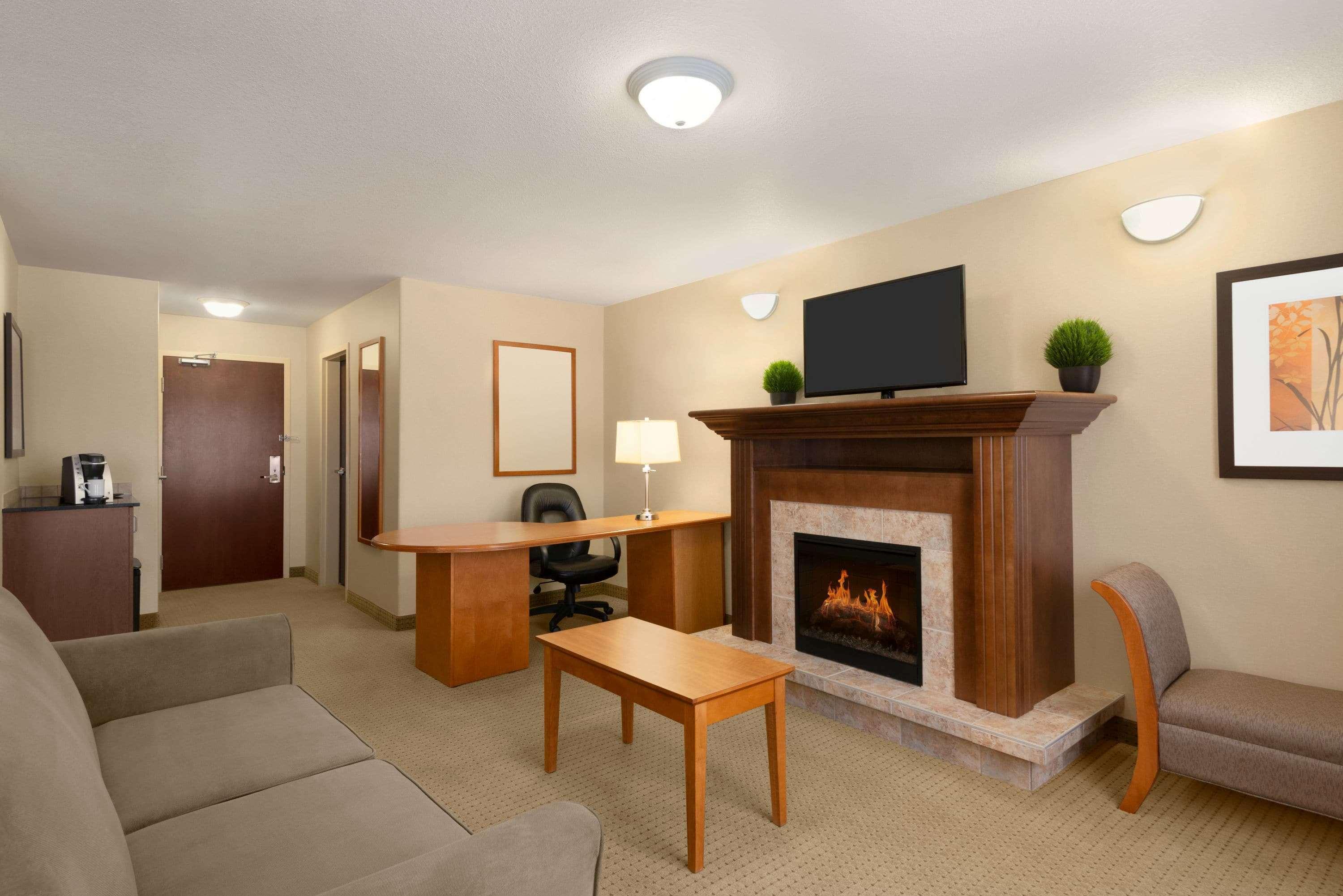 Ramada By Wyndham Drayton Valley Buitenkant foto
