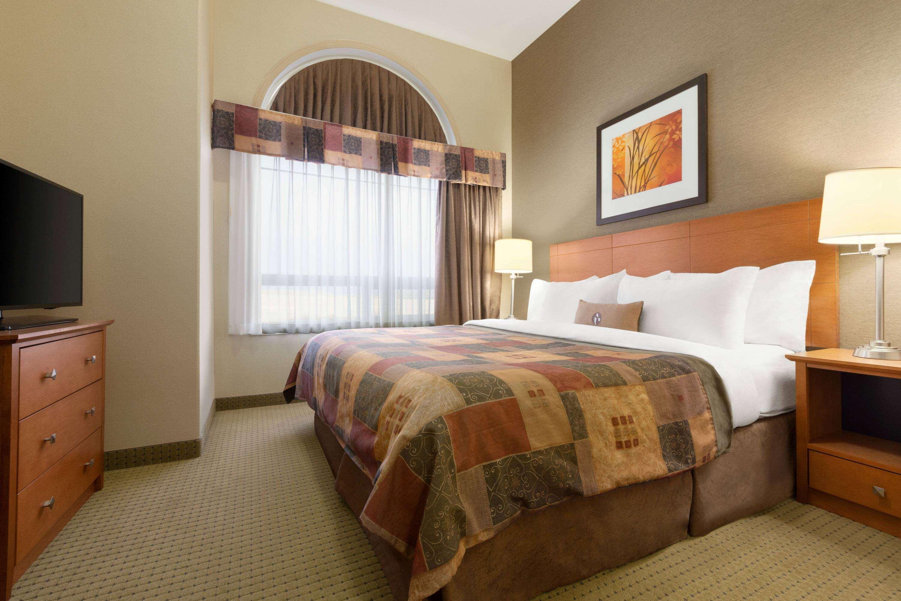 Ramada By Wyndham Drayton Valley Buitenkant foto