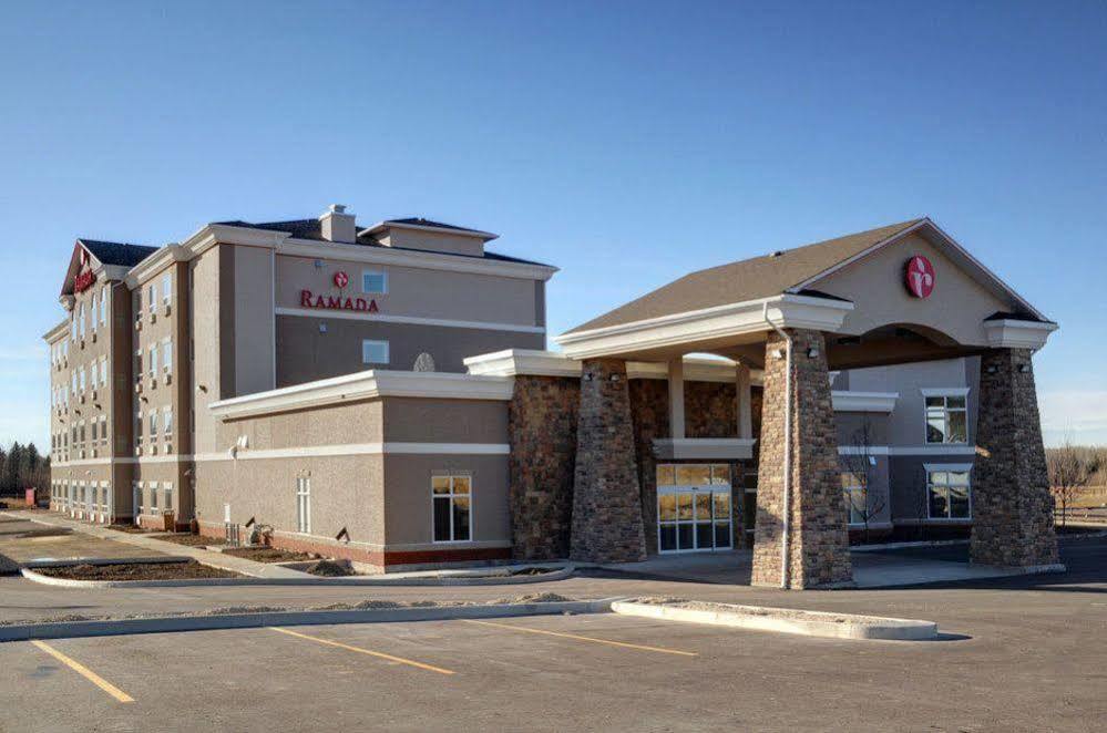 Ramada By Wyndham Drayton Valley Buitenkant foto